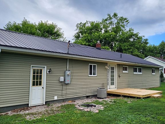 3rd image of 178 Mittendorf Ave