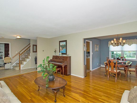 4th image of 17 Kingfisher Dr
