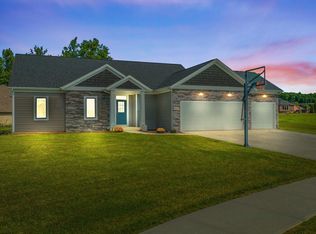 2200 Dogwood Ct, Bluffton, IN 46714