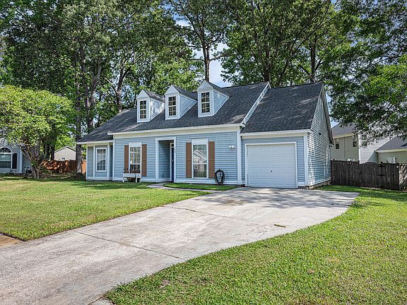 5th image of 102 Braeford Ct