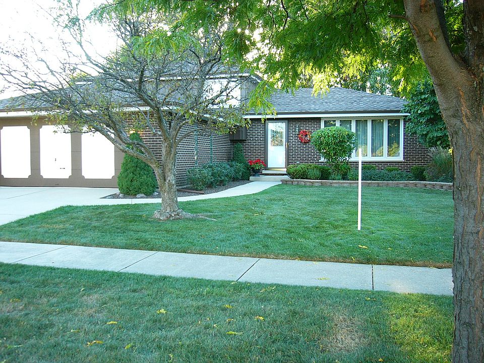 1st image of 16448 84th Ave
