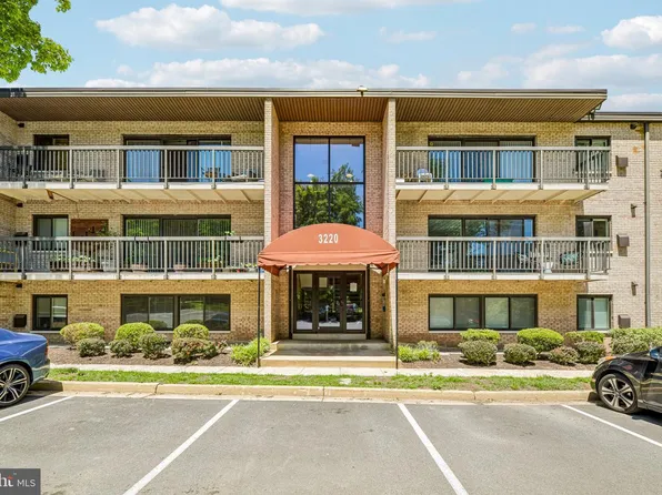 3220 S 28th St APT 304, Alexandria, VA 22302