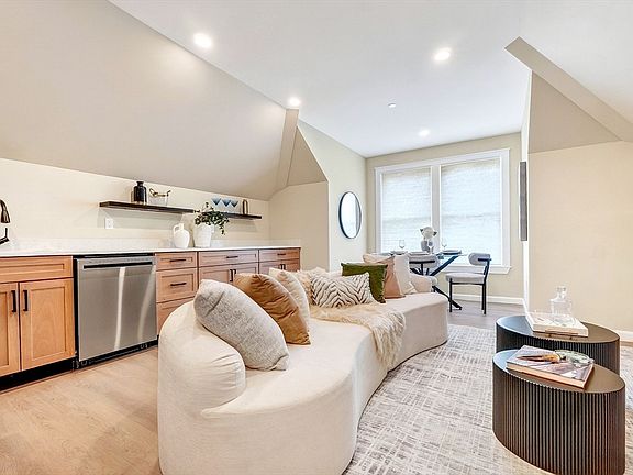 4th image of 22 Pauline St #5