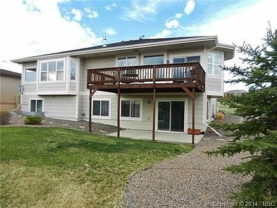 Walkout Lower Level has 3 bedrooms/ full bath/Rec Room