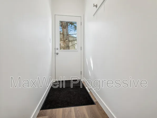 9017 93rd St NW, Edmonton, AB