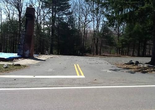 2nd image of 723 Twin Lakes Rd