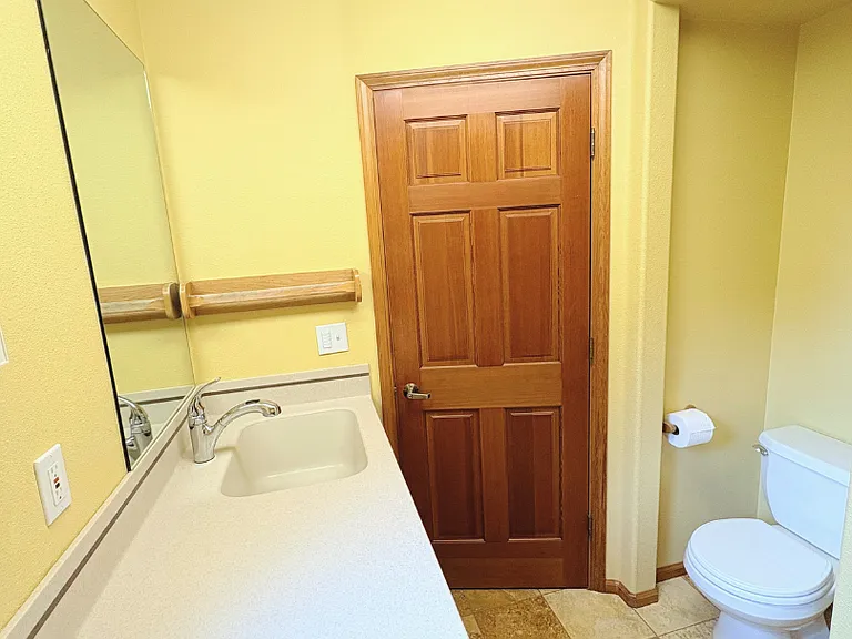 7205 SW Burl Dr — Photo 24