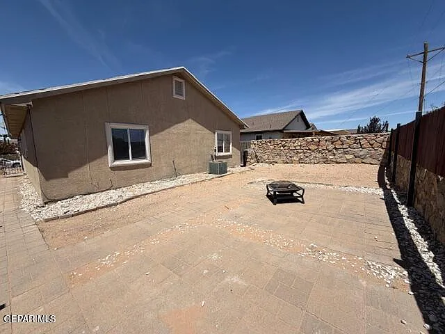 4652 Lorenzo Ponce Dr — Photo 26