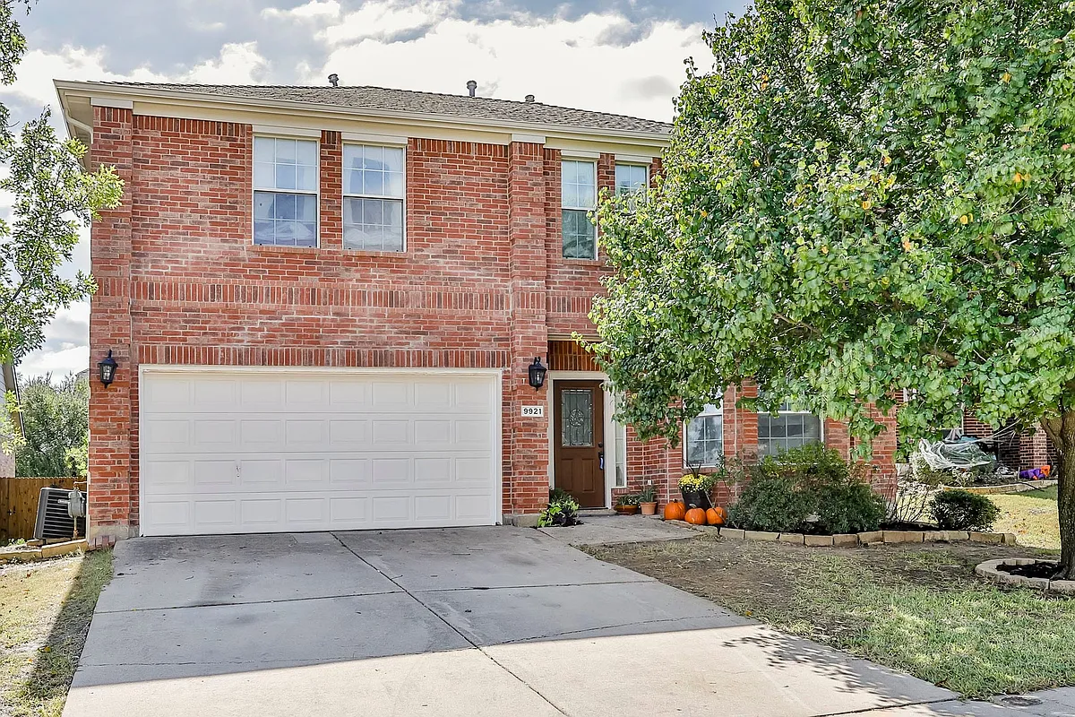 Building Photo - 9921 Delamere Dr