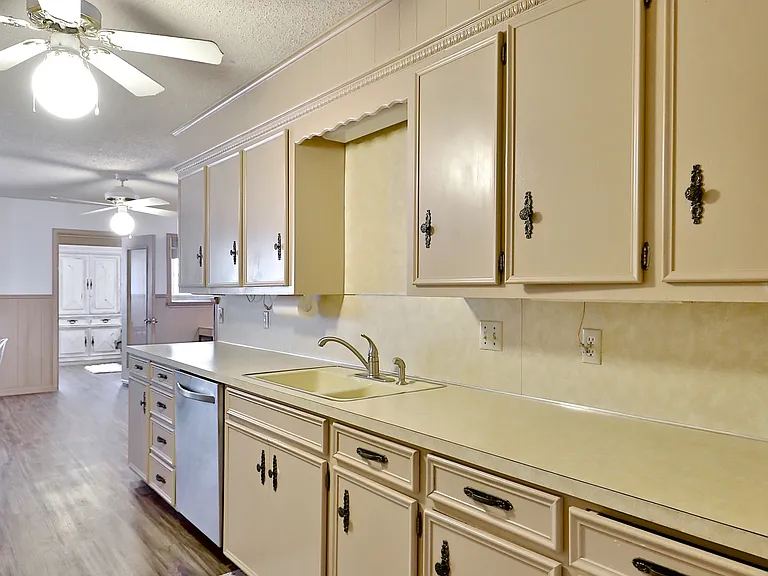 2810 Arrowhead Dr — Photo 15