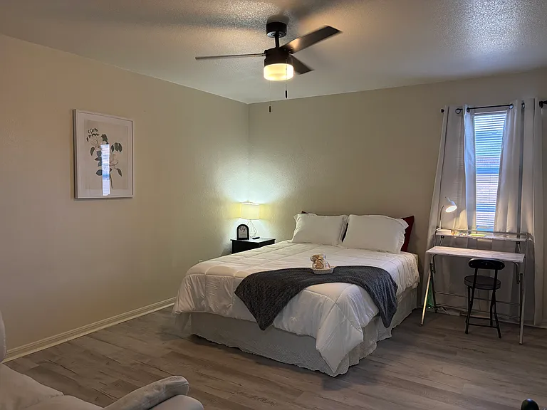 2812 Cantabrian Dr #B — Photo 2