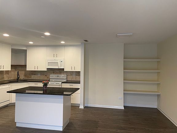 4th image of 1112 Castilian Ct #C-103