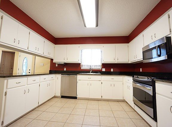 4th image of 3916 Merryfield Ln