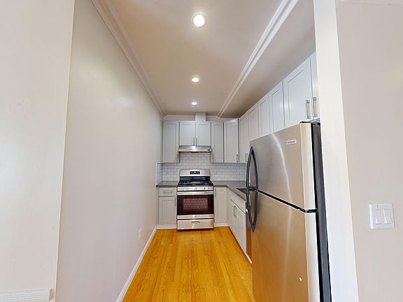 4th image of 1870 Pacific Ave #502
