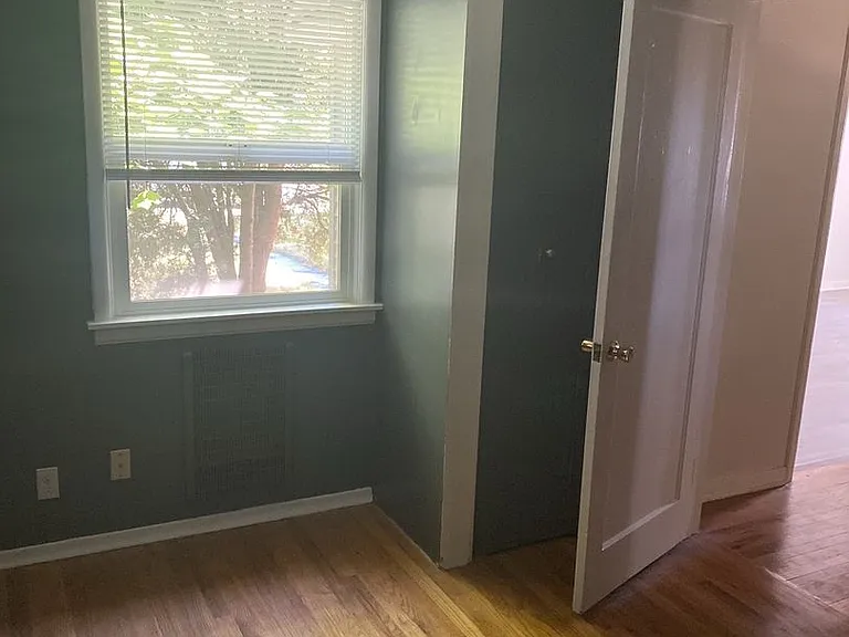 2617 N Altamont St — Photo 2