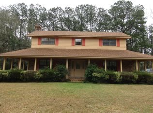 44 Blackledge Dr, Richton, MS 39476