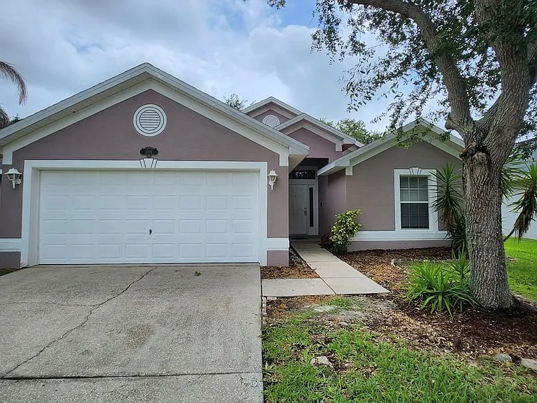 2891 Stratford Pointe Dr — Photo 1