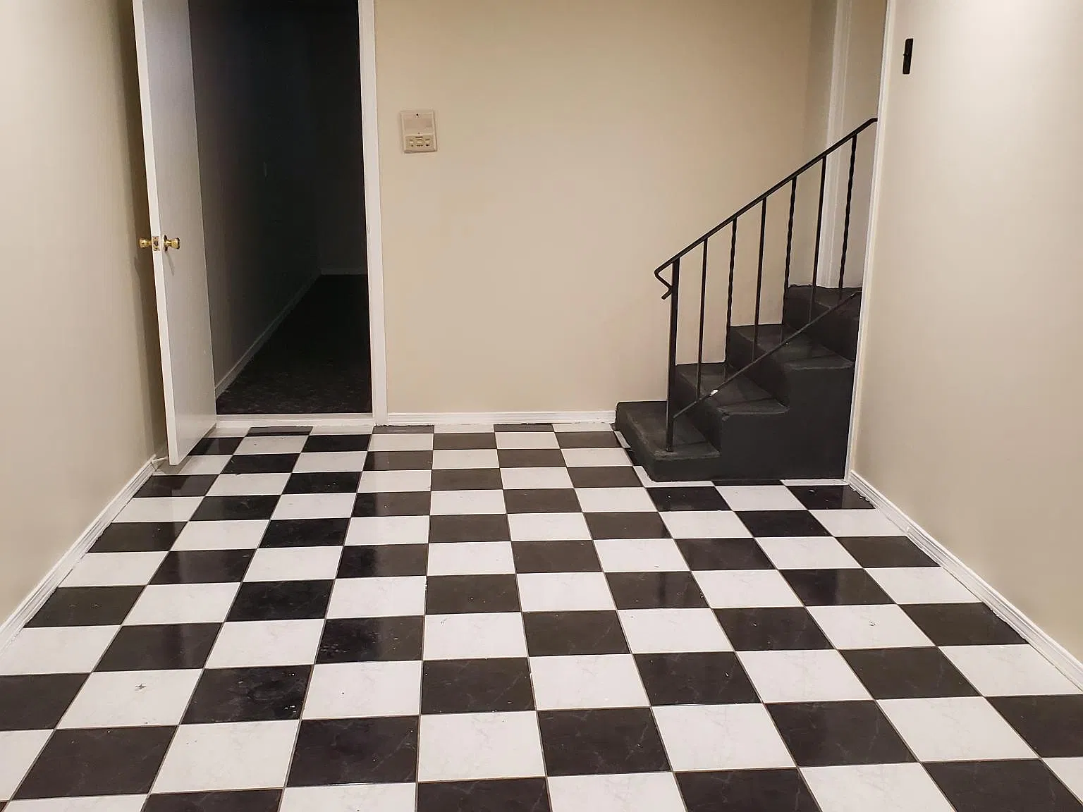 3751 W Dickens Ave — Photo 3