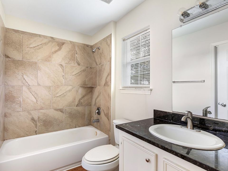 2nd image of 1018 Glendale St #1018