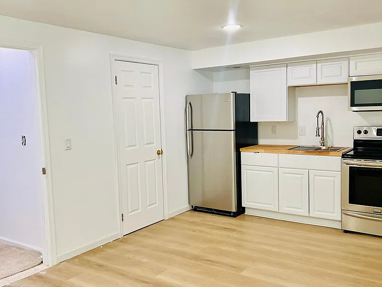 13627 Cedar Creek Ln — Photo 2