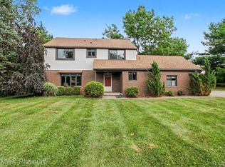 1399 Gray Haven Ln, Brighton, MI 48114