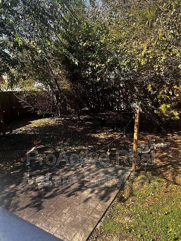 3 bed, 2.5 bath, 2000 sqft, $2,750 — Photo 4