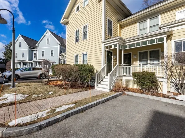 7 Russell Pl Unit 7, Arlington, MA 02474