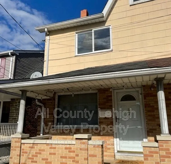 37 N Front St — Photo 1