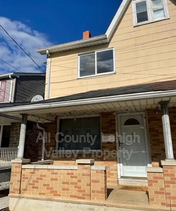37 N Front St