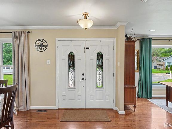 3rd image of 6 Cherrywood Ct