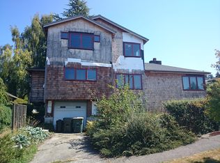 9260 47th Ave SW, Seattle, WA 98136