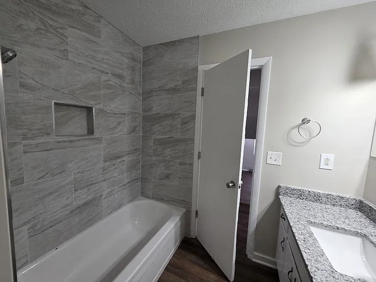 446 Grandview Ter #4 — Photo 13