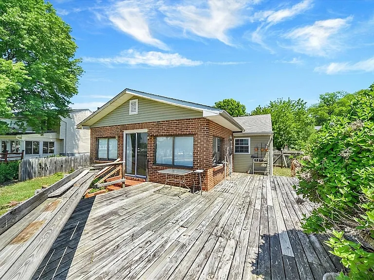 8027 Shore Rd — Photo 28