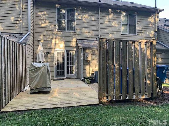 3rd image of 2607 Hitchcock Dr