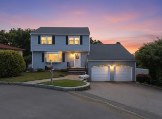 12 Thomas Cir, Stoneham, MA 02180
