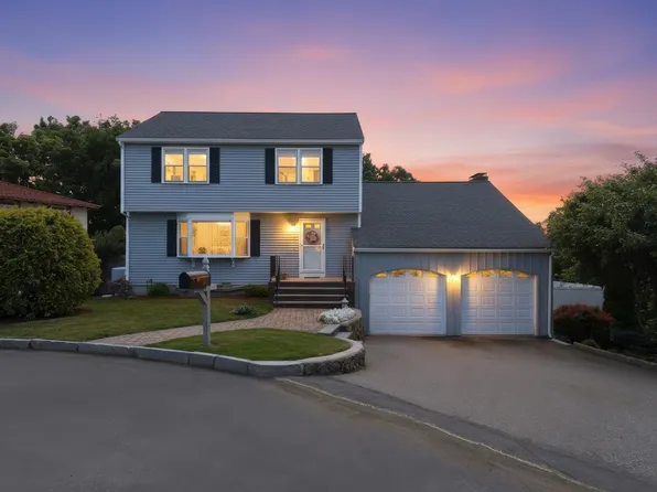 12 Thomas Cir, Stoneham, MA 02180