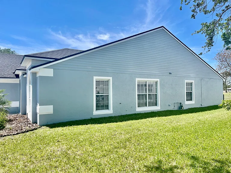 3302 Santa Monica Dr — Photo 4