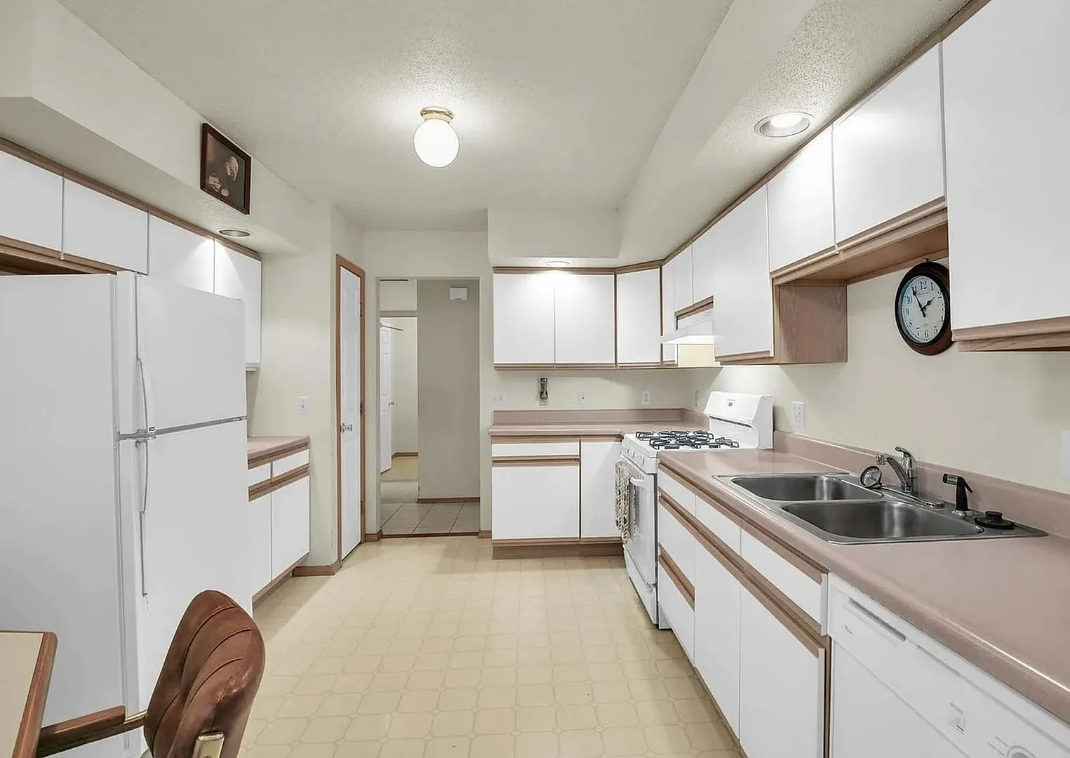 Charming 3BR House in Urbana - Showing starts Sept 5 — Photo 4