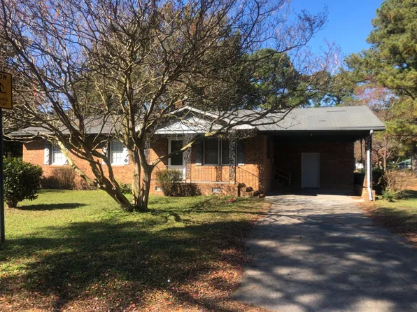 400 W Boney St, Clinton, NC 28328