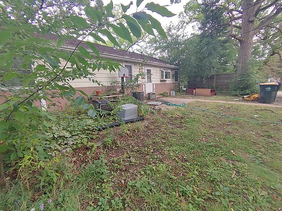 4th image of 105 Oakwood Dr