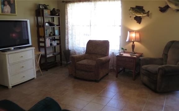 5th image of 3614 Surrey Ln