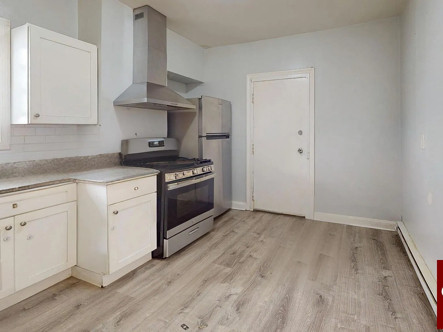 3 bed, 2.0 bath, 900 sqft, $3,500 — Photo 2