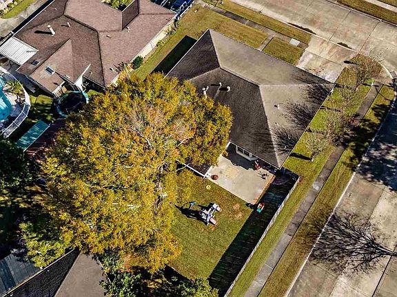 2nd image of 1516 Chantilly Dr