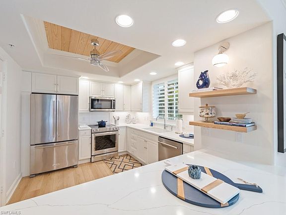 2nd image of 2738 Tiburon Blvd S #B-202