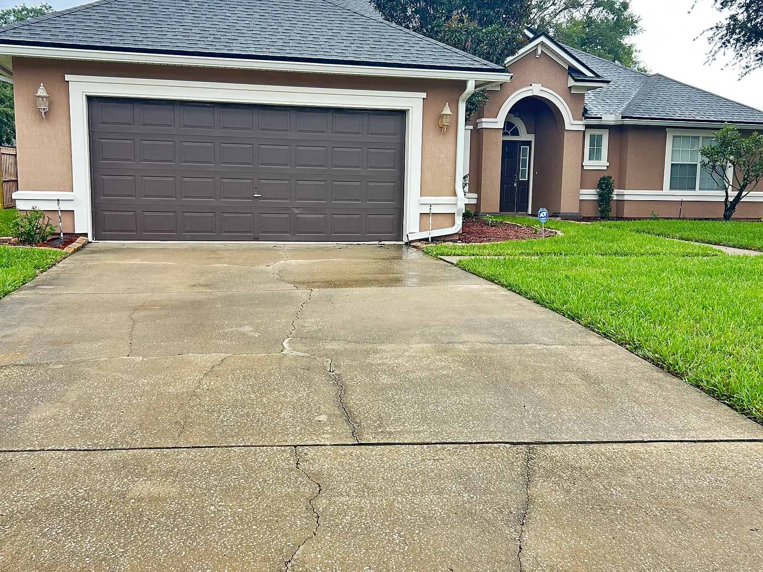 4 bed, 2.5 bath, 2889 sqft, $2,495 — Photo 4