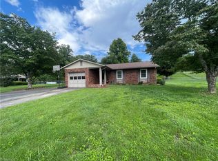 446 Wildwood Dr, North Wilkesboro, NC 28659