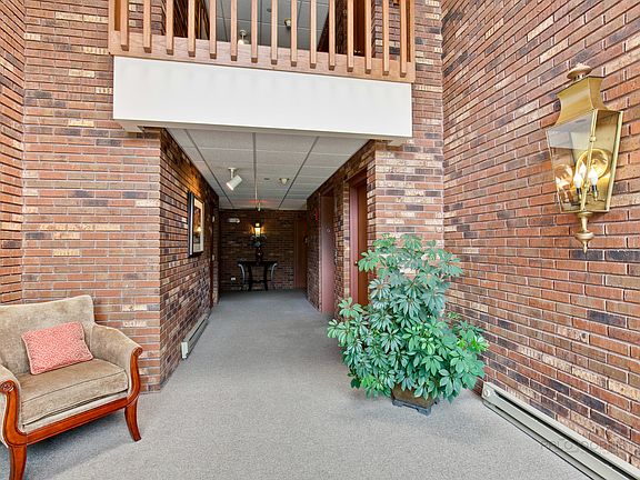 2nd image of 100 Red Top Dr APT 304