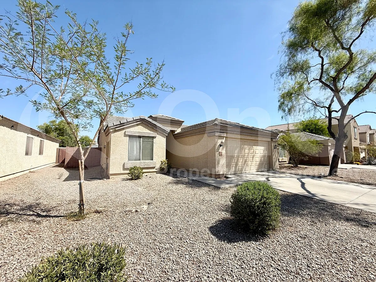 3 bed, 2.0 bath, 1310 sqft, $1,899 — Photo 4