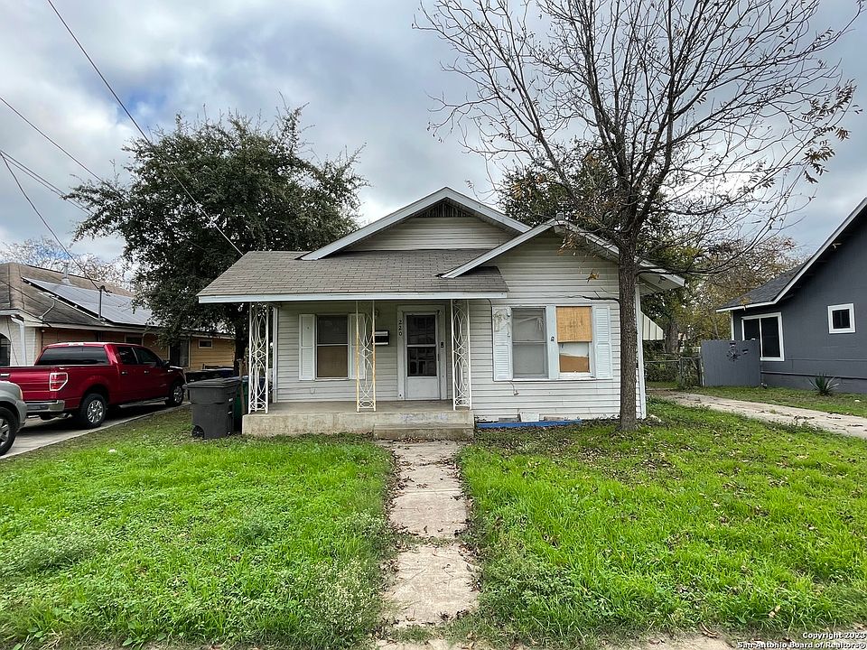 1st image of 220 Clutter Ave