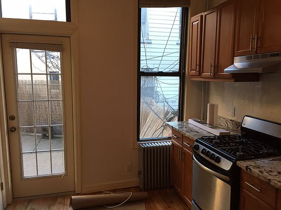3rd image of 585 Meeker Ave APT 1R